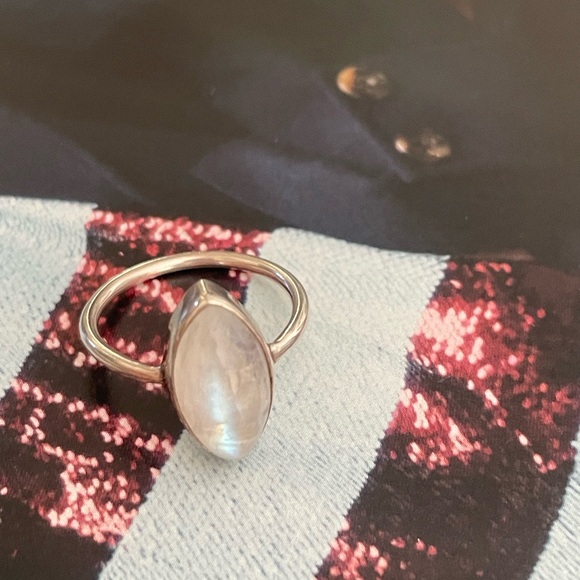 Moonstone ring - Picture 2 of 5